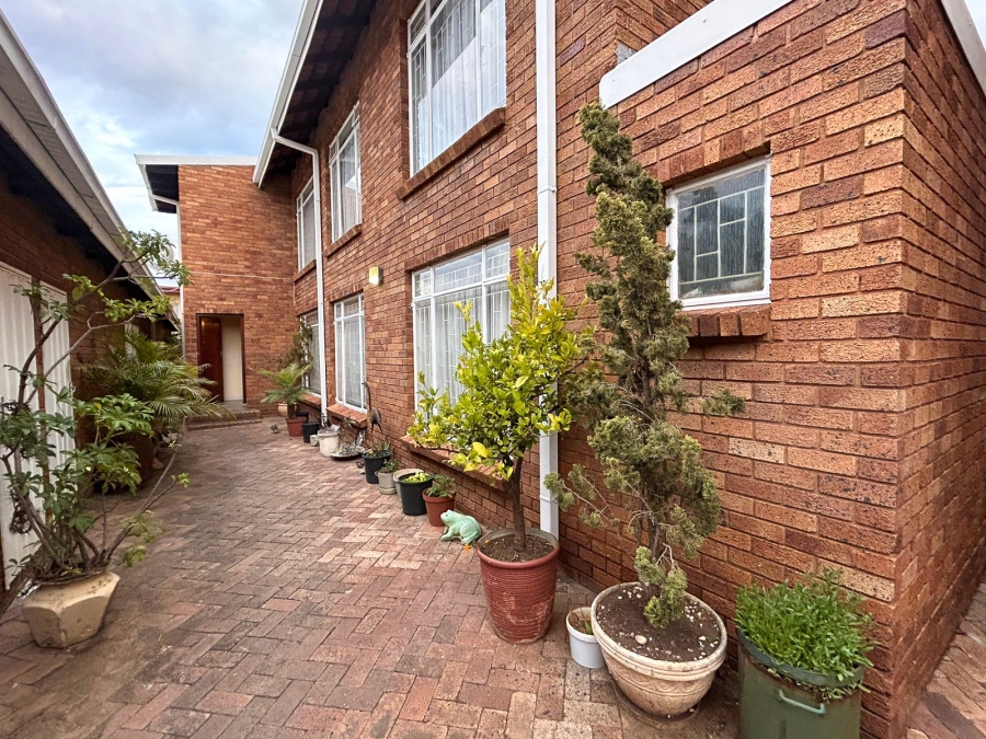 2 Bedroom Property for Sale in Potchefstroom North West